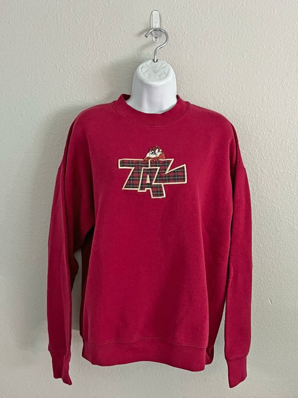 90s Vintage Looney Tunes TAZ Red Sweatshirt Cotton Embroidered Size L